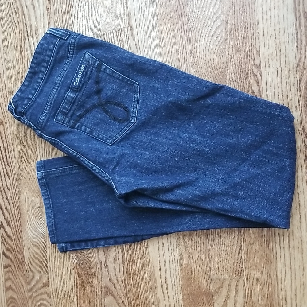 (28/6) Calvin Klein Jeans Dark Wash Straight Fit "Pencil" Denim Jeans